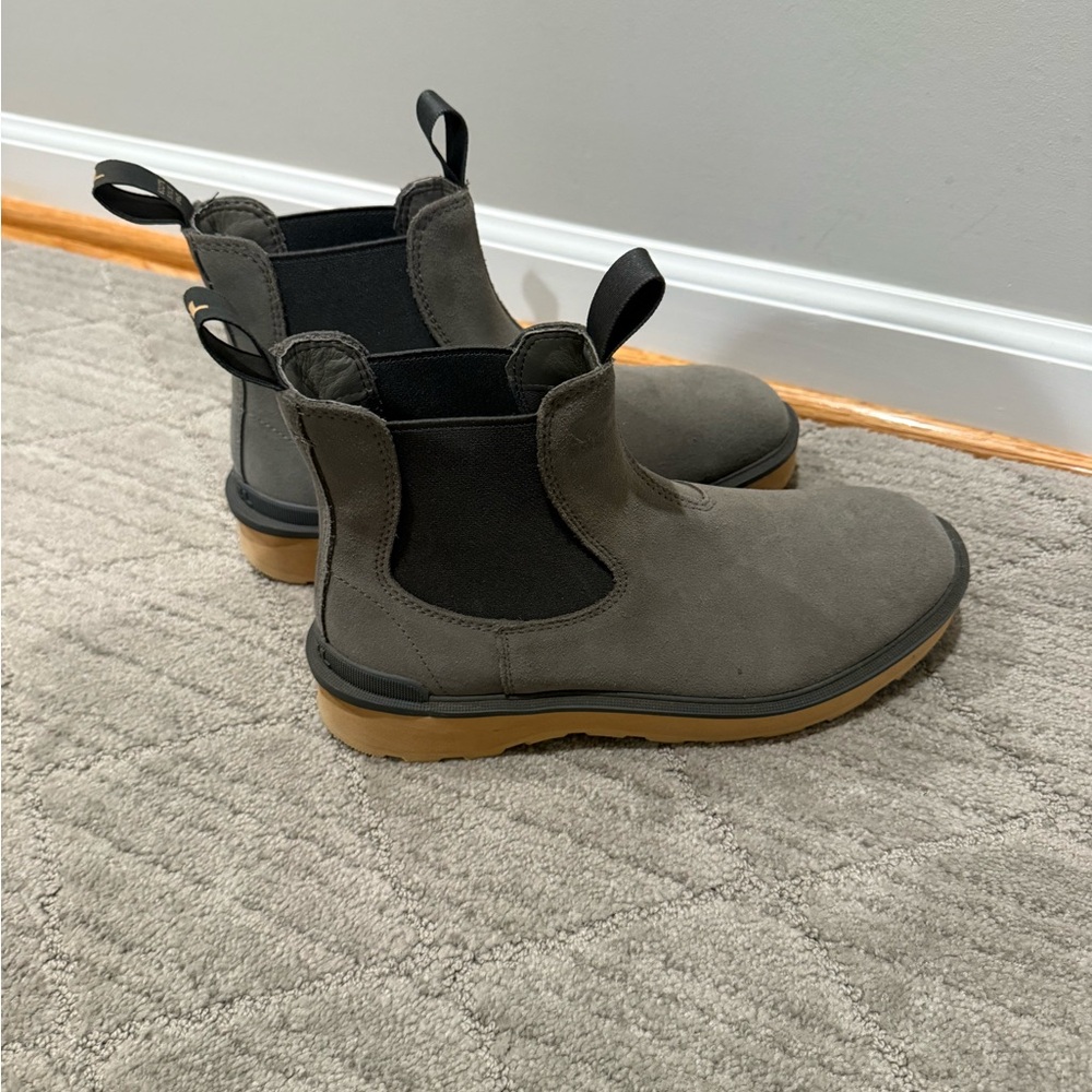Sorel Hi-Line Chelsea Boots Gray, Charcoal, Quarry sz 9.5 - Picture 2 of 9